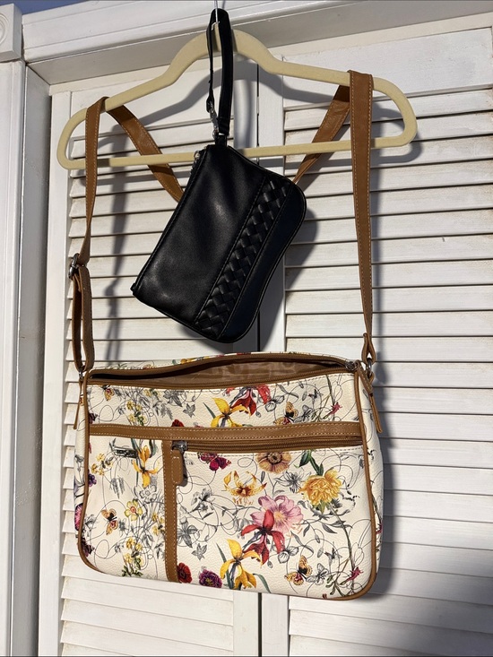 Multisac Handbags - Multisak - Floral Crossbody Shoulder Bag with Tan Trim plus a black cosmetic bag